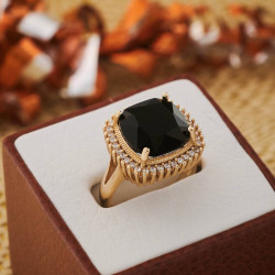 Modern gold ring