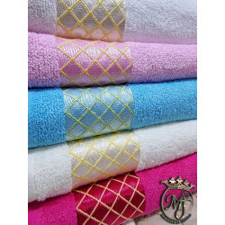 A set of 5 towels different...